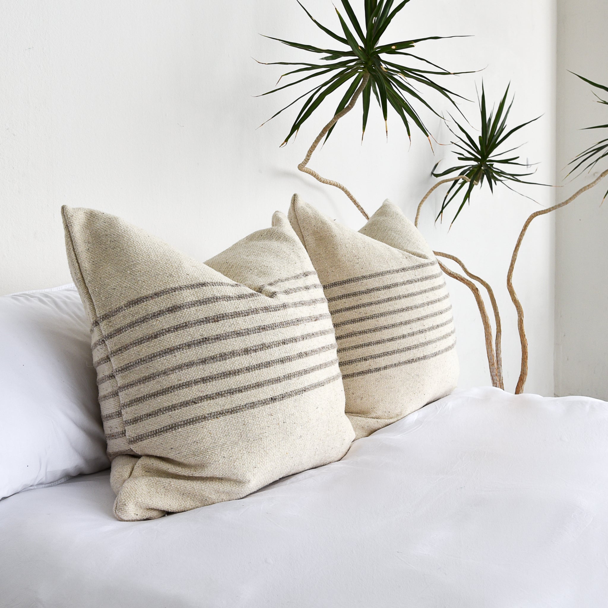 Accent Pillows For Bedroom